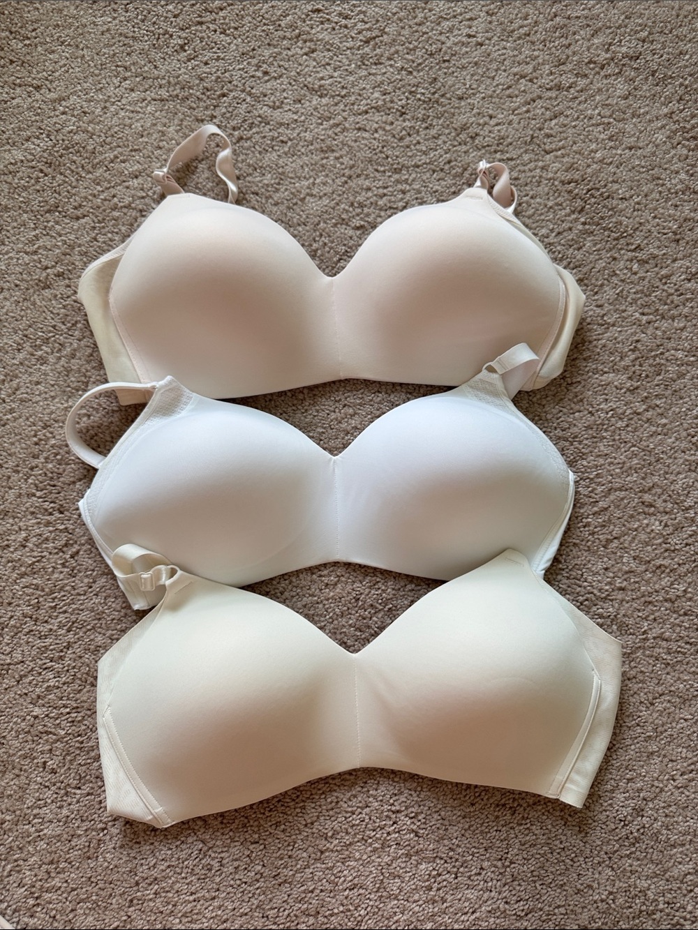 Warner’s Seamless no side effects bras 38D